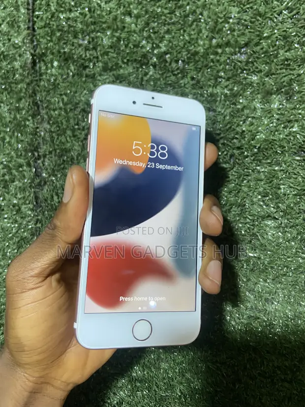Apple iPhone 7 256GB Gold - 1