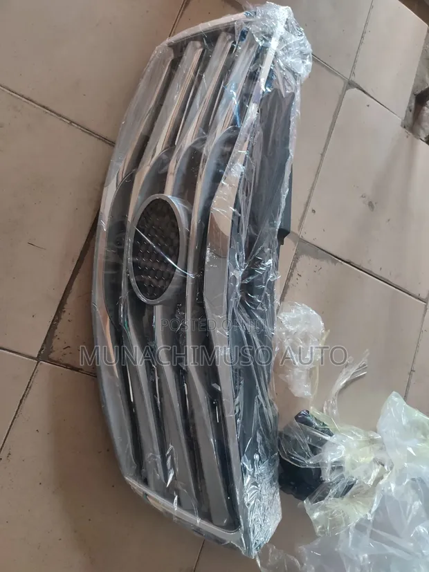 Hyundai Azera Front Grill (2012/13) - 1