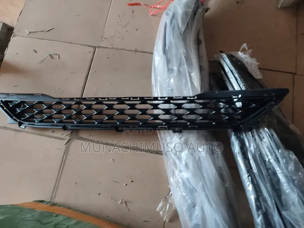 Hyundai Tucson 2016/17 Down Grill - Brand New - 1