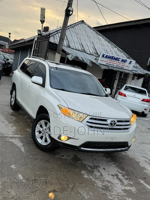 2013 Toyota Highlander SE 3.5L 4WD Fari - 1