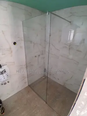 Heart Glass Gilashin Bangare Daya (10mm Tempered)