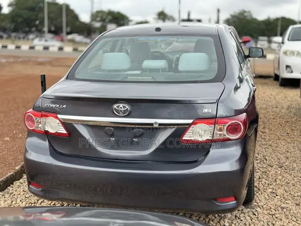 2011 Toyota Corolla LE Sedan - Kai Tsaye Daga Belgium - 1