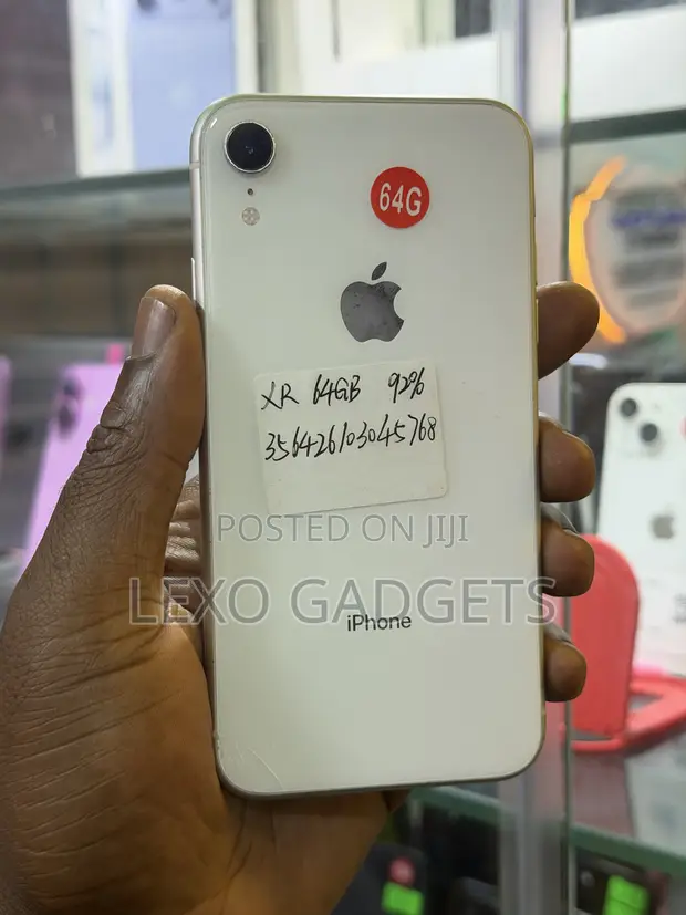 Apple iPhone XR 64GB White (UK Used) - 1