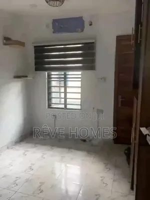 Dakin Kwano na Kawaici don Hayarwa a Akoka, Yaba