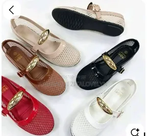 Zara Women's Brown Faux Leather Flat Shoes - Size 37