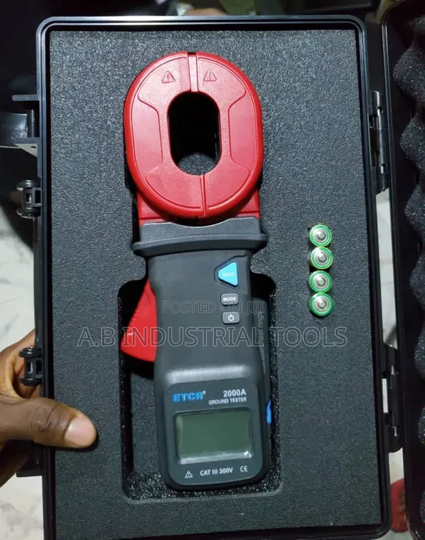 ETCR 2000A Digital Clamp Ground Resistance Meter - 1