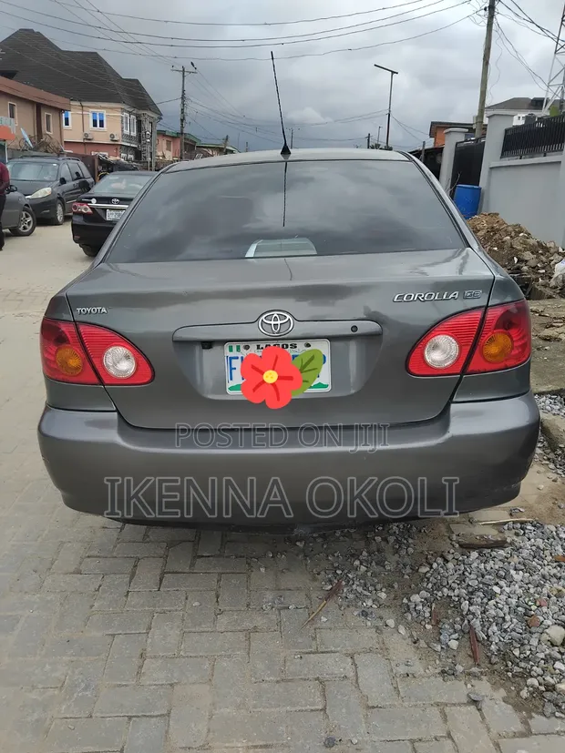 Toyota Corolla 2004 Gray - 1