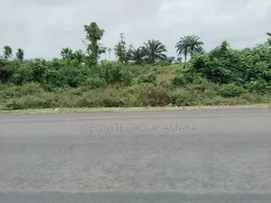 Filin Kasuwanci Don Siyarwa a Abraka