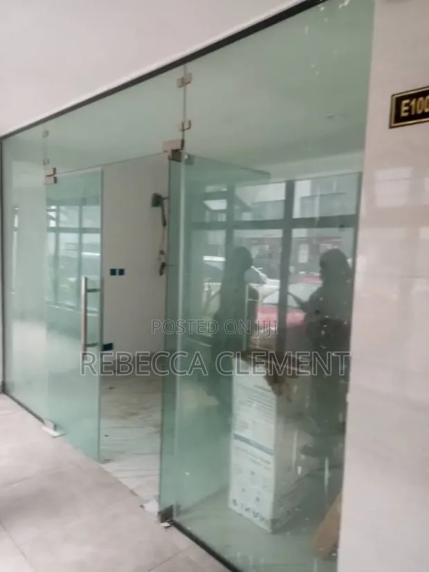 Babban Shago 40sqm don Hayarwa akan Lekki-Epe Expressway, Sangotedo - 1