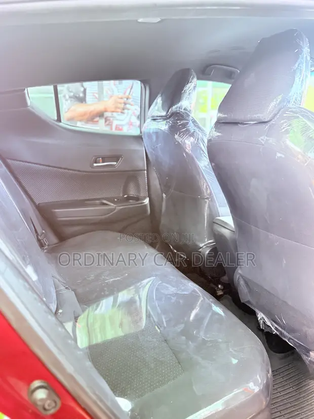 2018 Toyota C-HR XLE Premium FWD 2.0L Red - 1