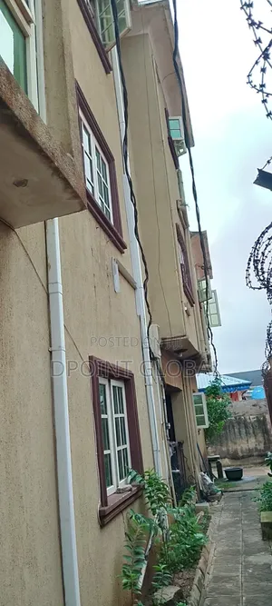 6-Bedroom Duplex da Pool a Alagbado