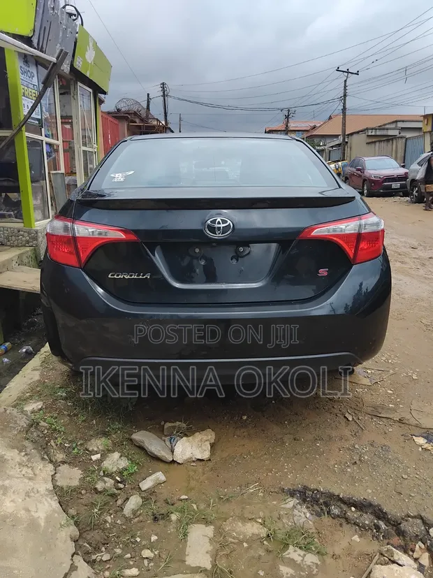Toyota Corolla 2015 Blue - 1