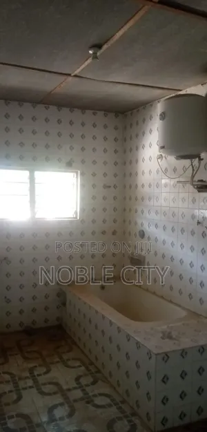 6-Bedroom Bungalow in Tanke, Ilorin South for Sale