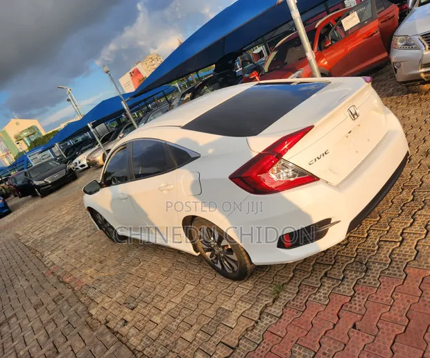 Honda Civic 2016 White - 1