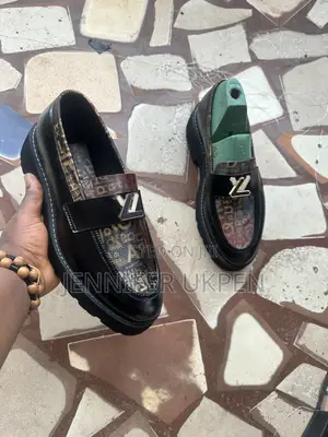 Louis Vuitton Classic Loafers - Men's