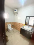 Gidan Zamani Mai Dakuna 3 Don Siyarwa, Lekki Phase 1 - 2