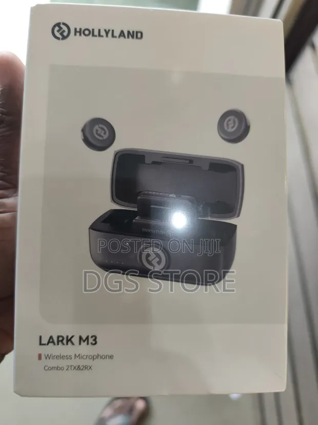 Hollyland Lark M3 Combo 4TX 2RX Wireless Microphone - 1