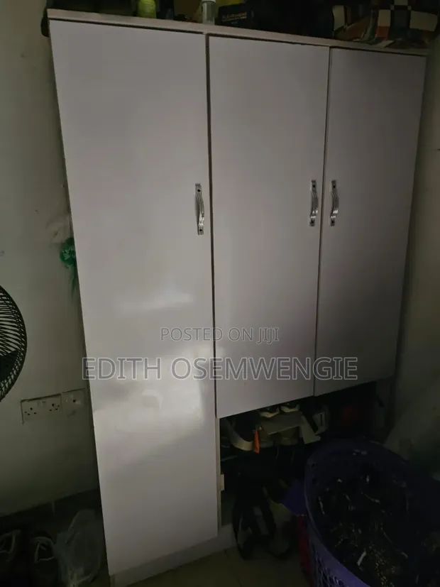 Home Interiors 3-Door Wardrobe - 1