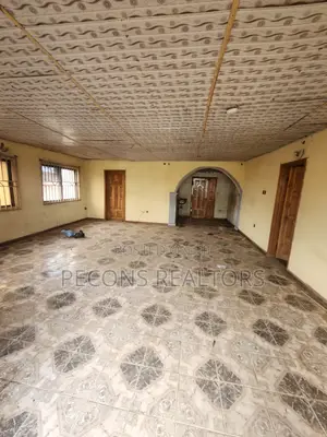 16 Dakin Gidan Flats a G&P, Ibadan Don Siyarwa