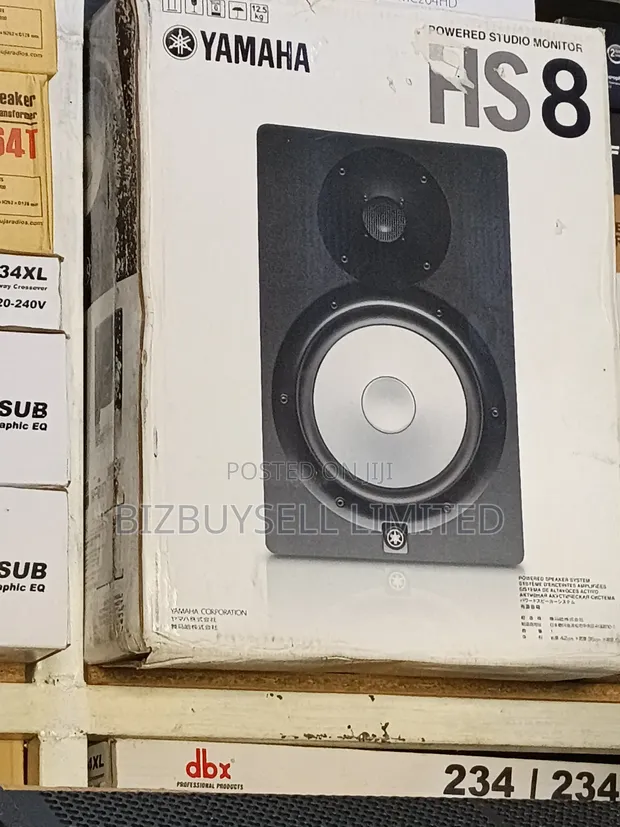 Yamaha HS8 Powered Studio Monitor (8-Inch Bi-Amplified) - 1