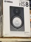 Yamaha HS8 Powered Studio Monitor (8-Inch Bi-Amplified) - 2