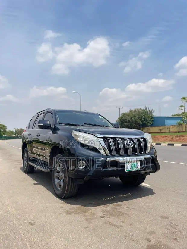 Toyota Land Cruiser Prado 2011 Black - 1