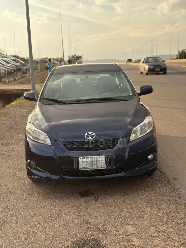 Toyota Matrix Hatchback FWD 1.8L 2010 - 1