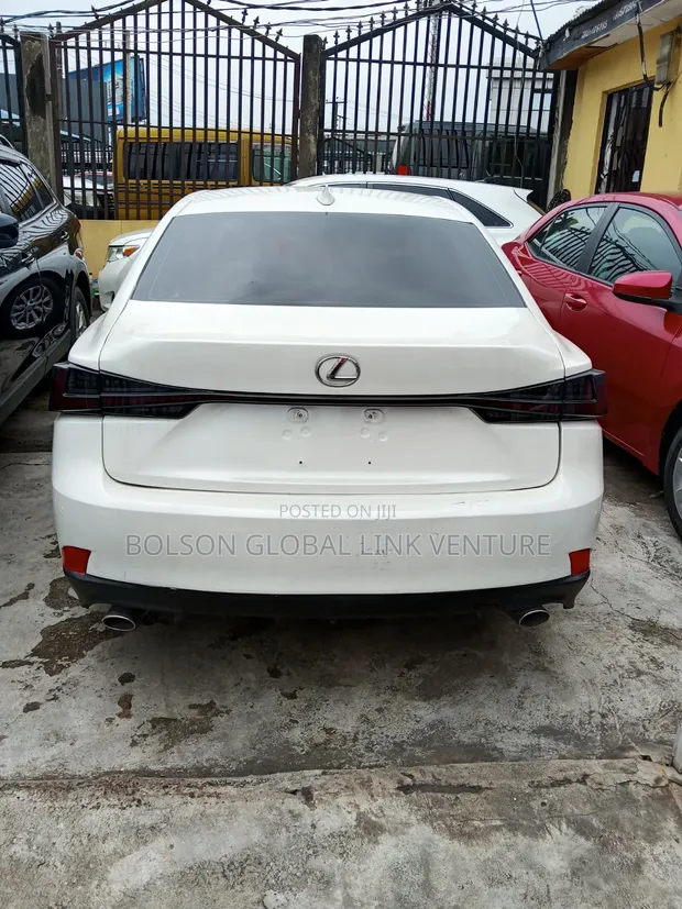 Lexus IS 250 4WD 2014 White - 1