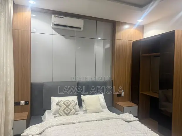 Gidan Kayan Daki 1-Bedroom a Ikota GRA don Hayar - 1
