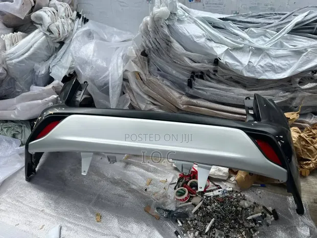 Cikakken Bumper na Baya don Toyota Highlander (2019-2023) - 1