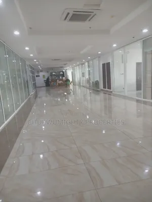 Ofishin Square Meters 56 na Al'ada don Hayarwa a Mabuchi