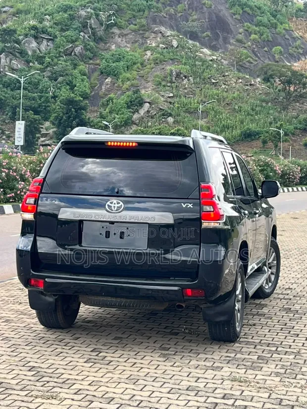 Toyota Land Cruiser Prado 4.0 Petrol TX-L 2018 Black - 1