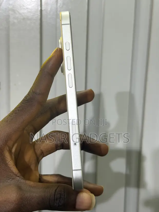 Apple iPhone 16 128GB White - 1
