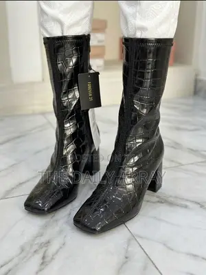 Takalmi na Mata na Forever 21 Baki na Faux Leather Mai Square Toe