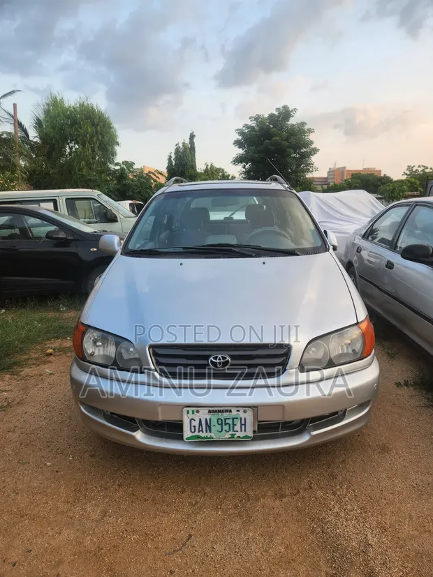 Toyota Picnic 2000 Silver - 1