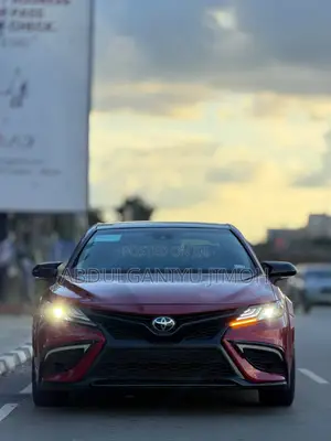 2022 Toyota Camry XSE Red