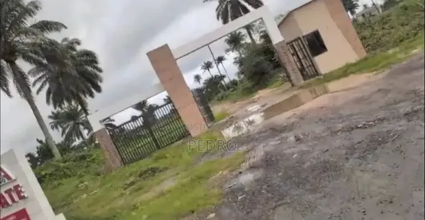 1 Plot na Ƙasa, Titin Filin Jirgin Sama ta Obirikwere Flyover, Port Harcourt - 1