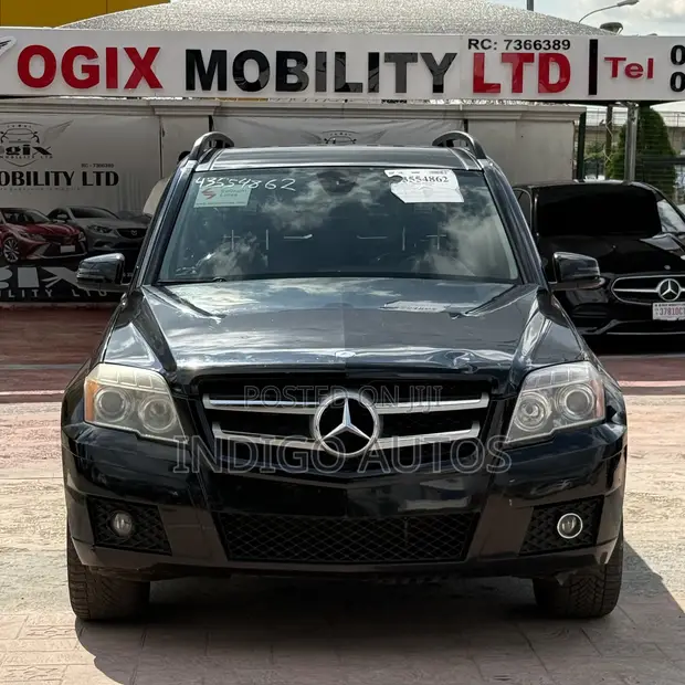 2010 Mercedes-Benz GLK 350 4MATIC SUV - 1