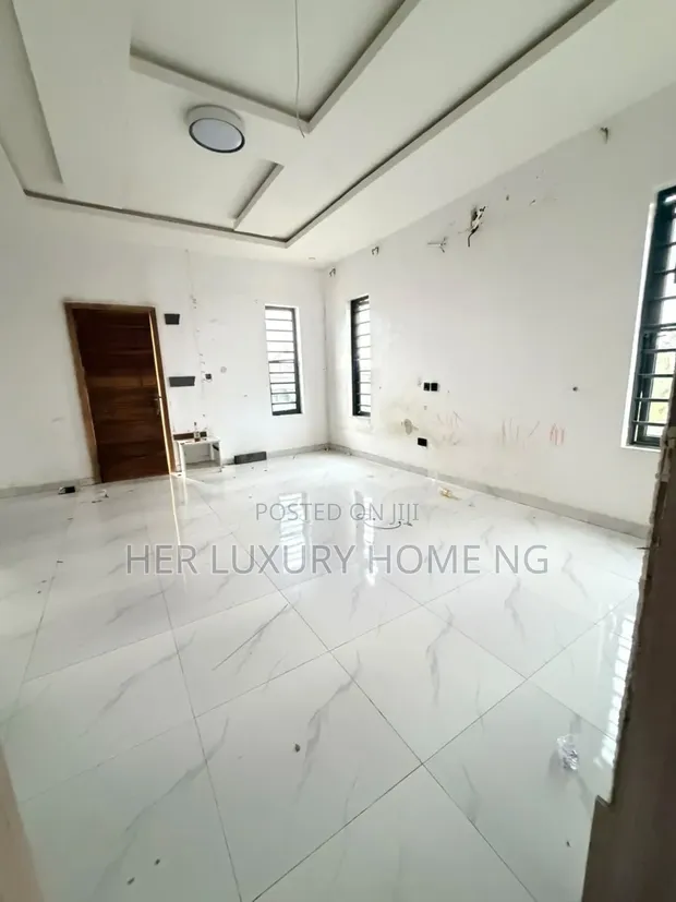 1-Bedroom Shared Apartment in Thomas Estate, Lekki Expressway - 1