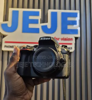 Nikon D5300 Dijital Kamara (An Yi Amfani Da Ita)