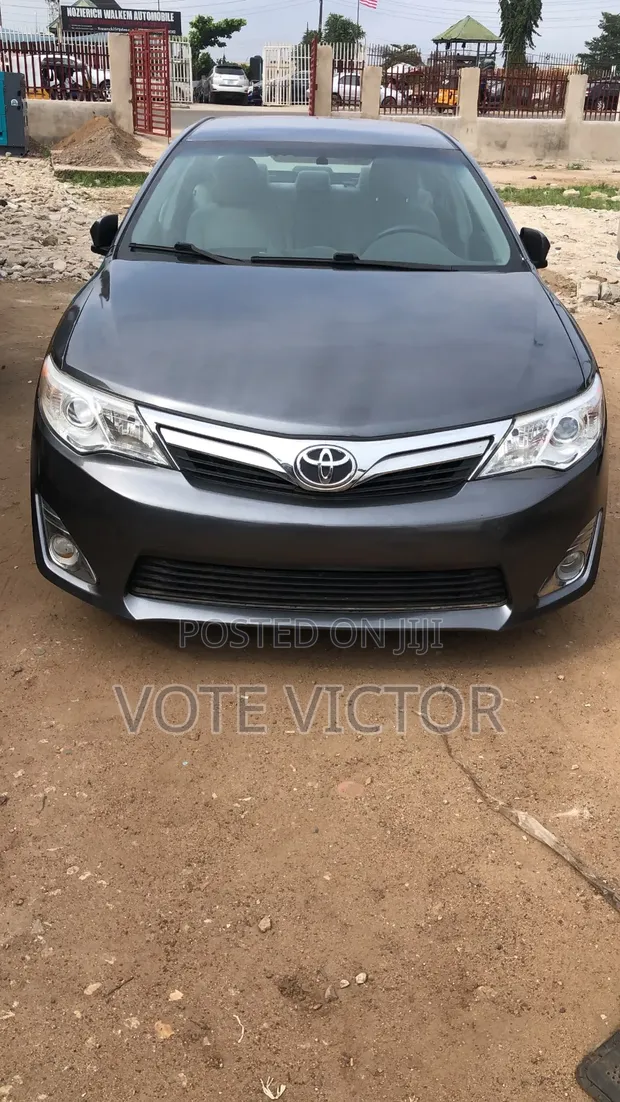 2014 Toyota Camry XLE Sedan - 1