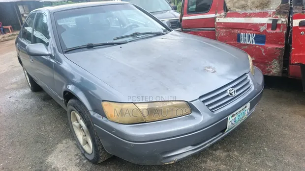 Toyota Camry Automatic 1999 Blue - 1