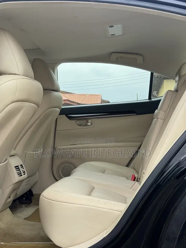 Lexus ES 2015 Baki - 1