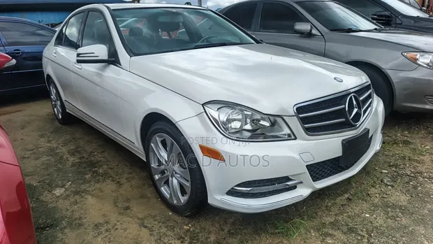 Mercedes-Benz C250 2014 Fari - 1