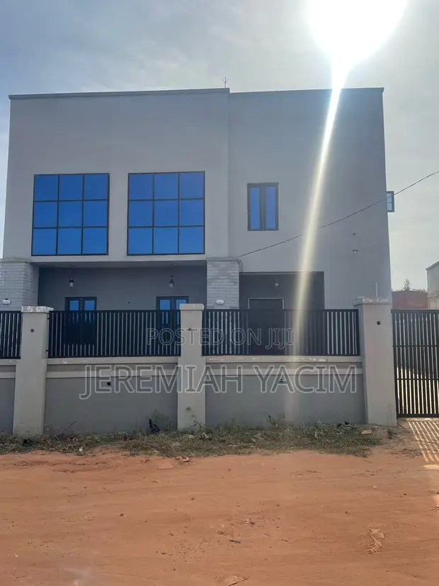 Sabon Gidan 4 Bedroom Duplex Don Siyarwa a Karu - 1