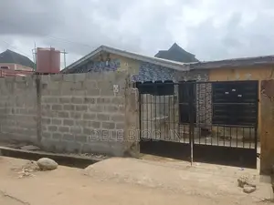 Furnished 5-Bedroom Bungalow in Magbon for Sale