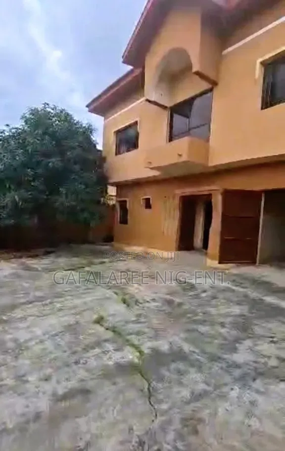 Gidan Duplex Mai Dakuna 6 da BQ a Ago Palace, Mai Cikakken Kayan Aiki - 1