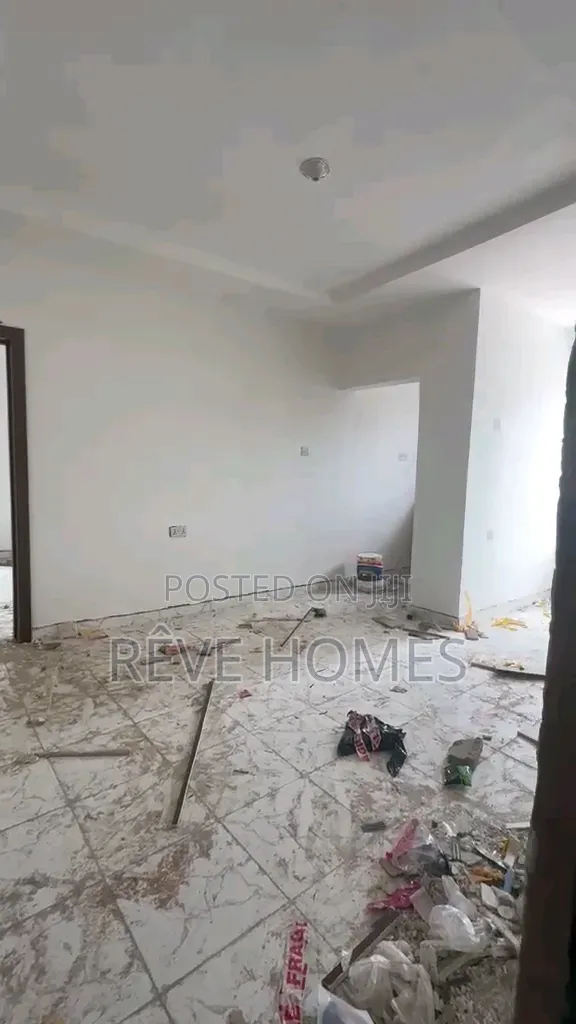 Standard Mini Flat don haya a Shomolu, Lagos - 1