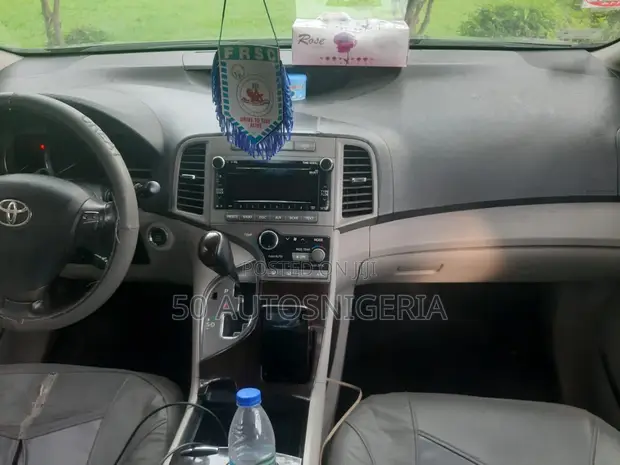 Toyota Venza XLE 2010 Blue - 1