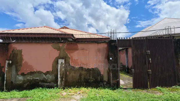 Furnished 5-Bedroom Bungalow in Umuahia for Sale - 1